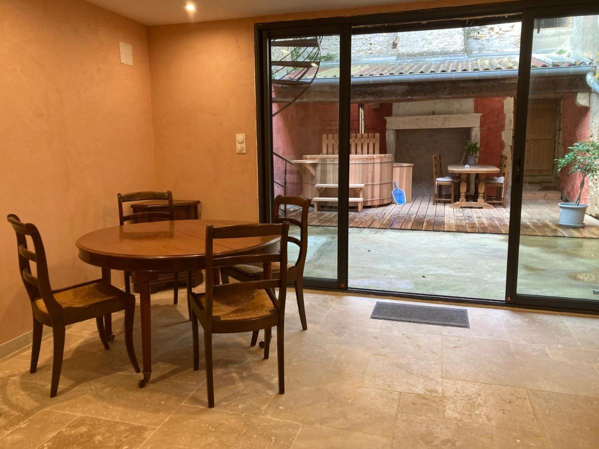 مبيت وإفطار La Charité-sur-Loire Le Patio De Xenia المظهر الخارجي الصورة